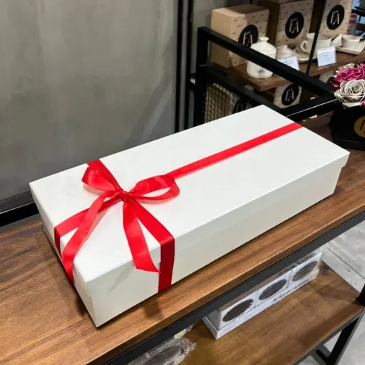 Caja i love you con rosas importadas y bombones rocher